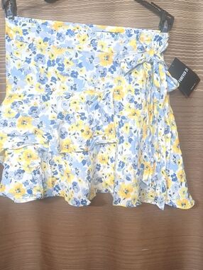 Forever 21 Blue and Yellow Floral Skater Skirt
